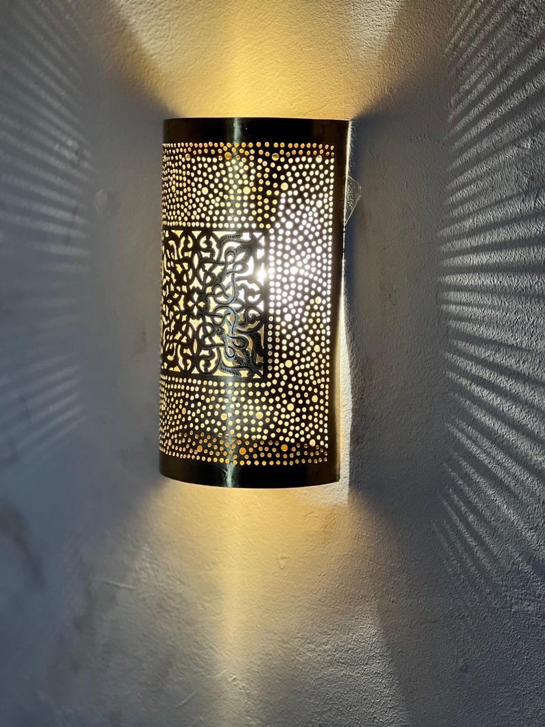 products-bronzewallsconce10.jpg Moroccan brass wall lamp, Moroccan sconce light, handmade wall lamp, bronze light wall decor, boho decor Marrakech, bronze wall sconce - Image 10
