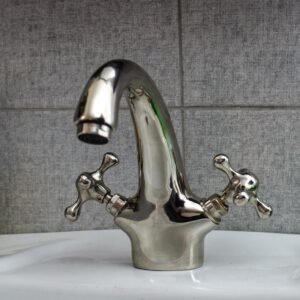 Single-Hole Bathroom Faucet | Solid Brass Chrome Finish Bathroom Sink Faucet - polished nickel Tap